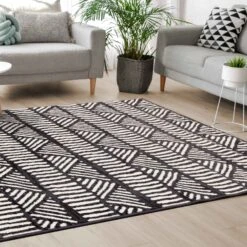 Tapis Faira Tribal, Gris Foncé Et Blanc (79" X 55")
