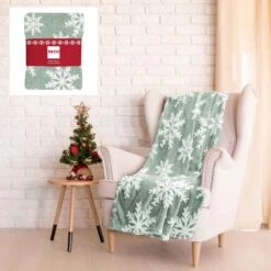 Jeté En Peluche Verte Avec Flocons Blancs En Relief, 48'' X 60''