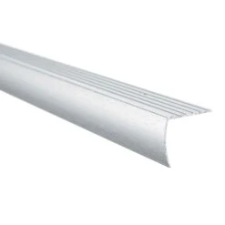 Moulure De Nez De Marche Argent Brillant, 1-1/8" X 3'