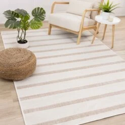 Tapis Century Avec Rayures, Beige Et Crème (91" X 63")